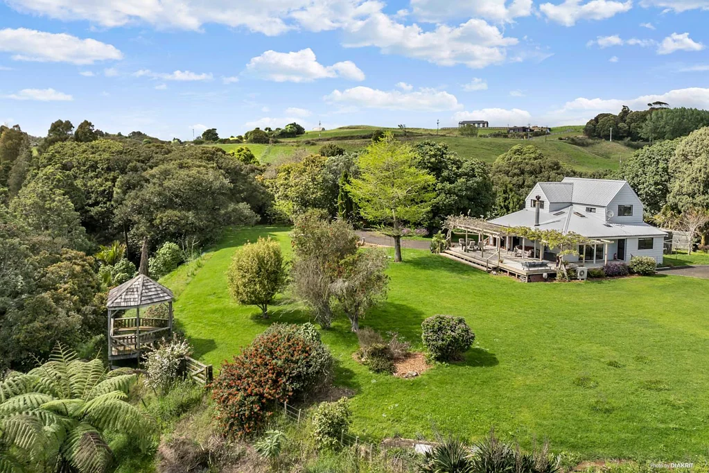 Otaua 4房 美好生活触手可及！3.3公顷地块，谷仓+凉亭+三相电系统，成熟树木环伺，鸟鸣为伴！ Ignore CV - Serious Sellers!
