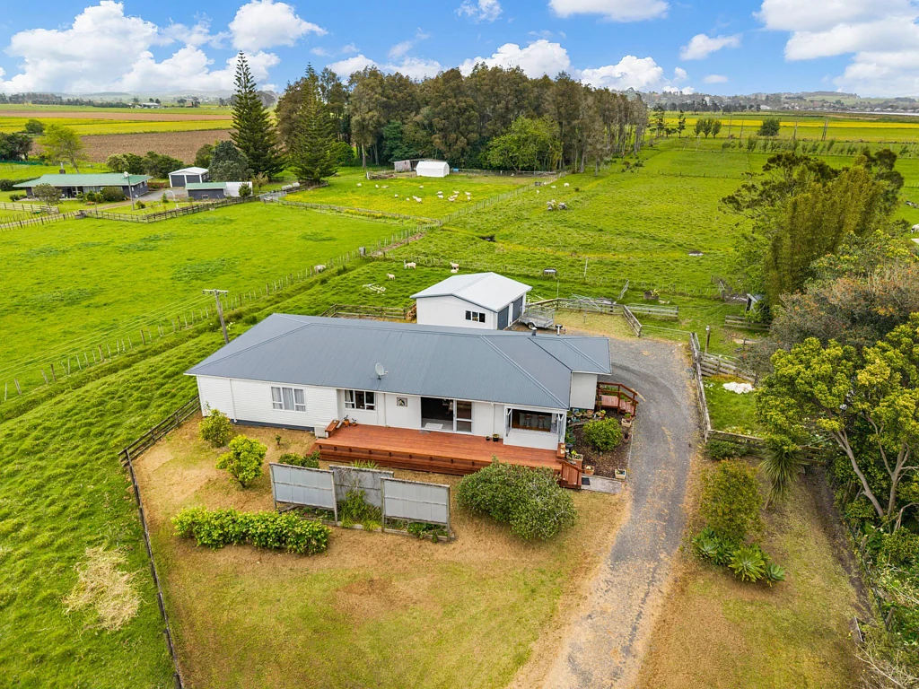 Dargaville Surrounds  Family living with space, privacy and convenience