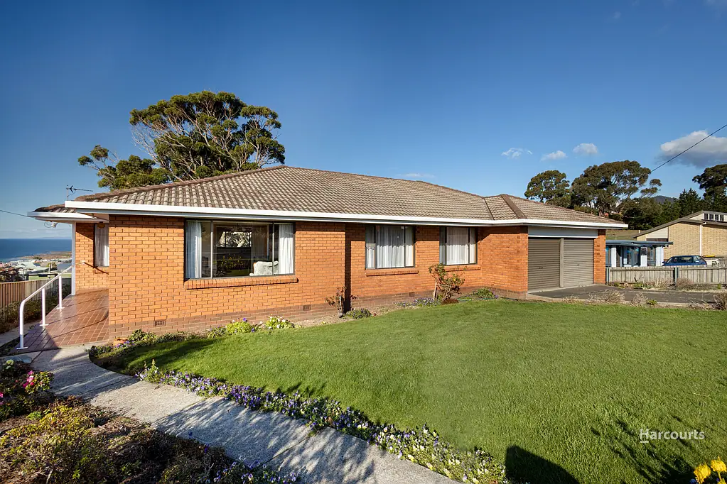 17 Pineleigh Street, Penguin, TAS 7316