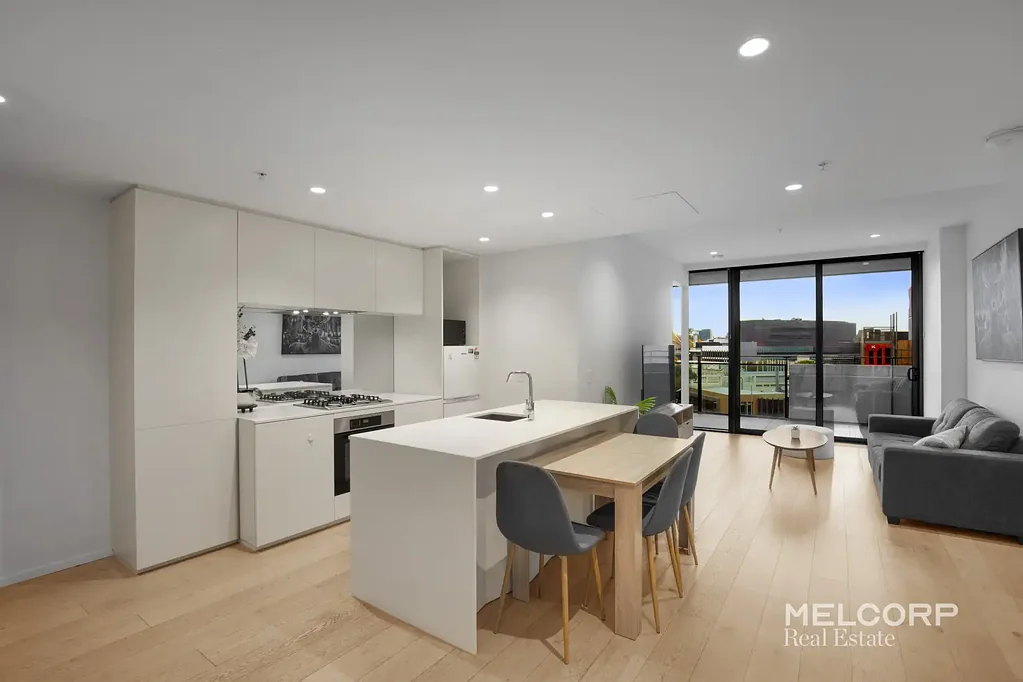 Southbank 2房 Melbourne Square核心 两卧两卫 精致装修 Miele电器 私人阳台 南岸视野 一流住户设施 无与伦比位置 East-Facing Luxury with Expansive Balcony in Prestigious Melbourne Square