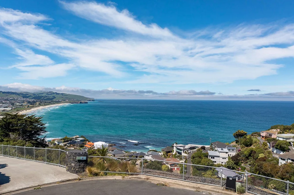 Saint Clair Corporate box views - build your seaside dream