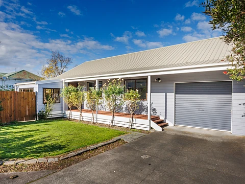 Feilding 2房  Safe, Secure and Walking Distance to Town