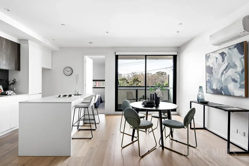 North Melbourne 1 Bedroom Spacious City Fringe Lifestyle