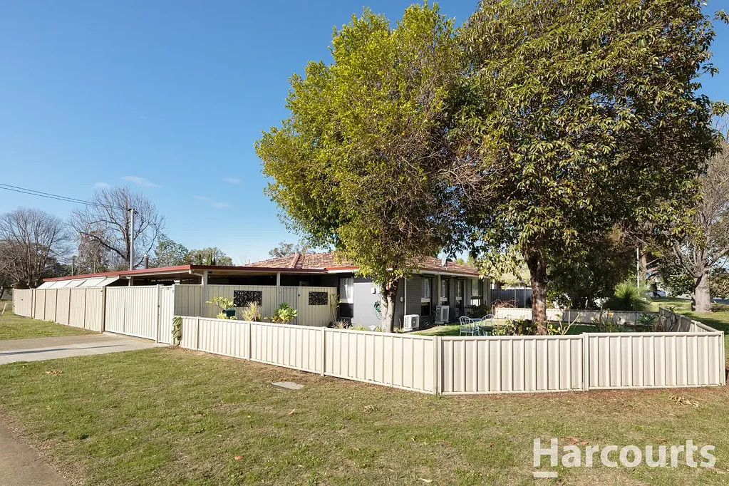 Mandurah 2房  Convenient Location with Side Access & Secure Parking