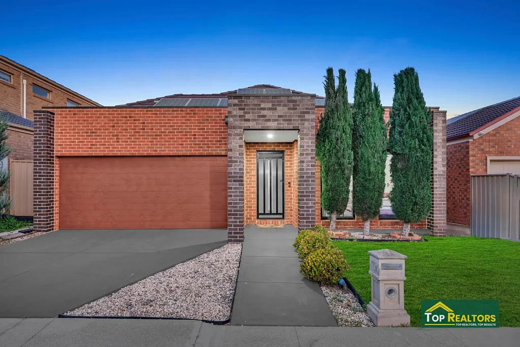 10 Cranwell Square, Caroline Springs, VIC 3023