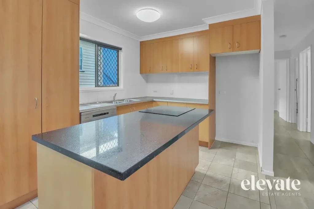 Moores Pocket 4Habitaciones Income-Generating Investment in Quiet Cul-de-sac Location