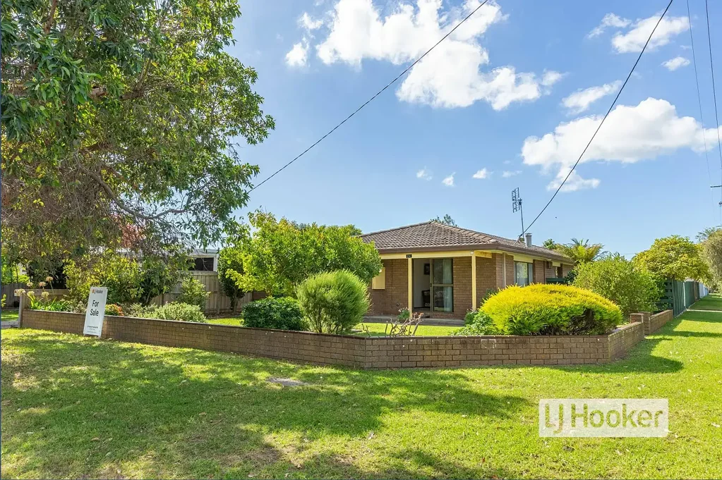 Paynesville 2 Bedroom WELL MAINTAINED BRICK VENEER GEM WITH FLEXIBLE FLOORPLAN