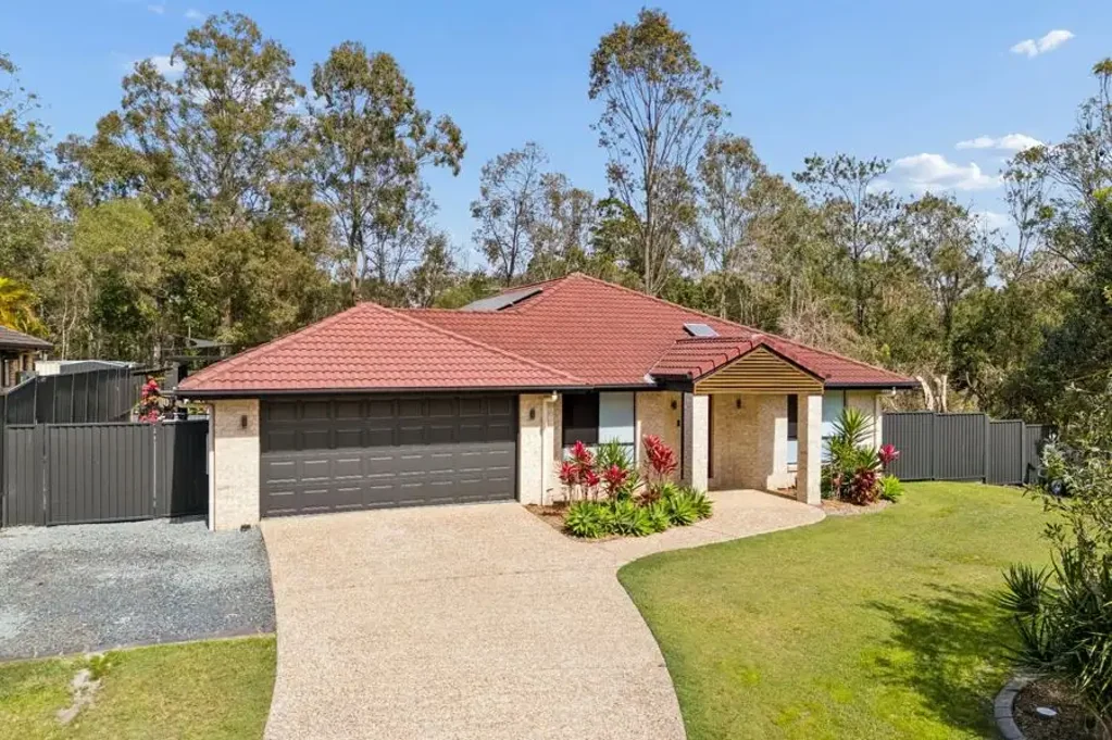 Narangba 5 Bedroom A Family Favourite with Pool, Shed and Room to Grow