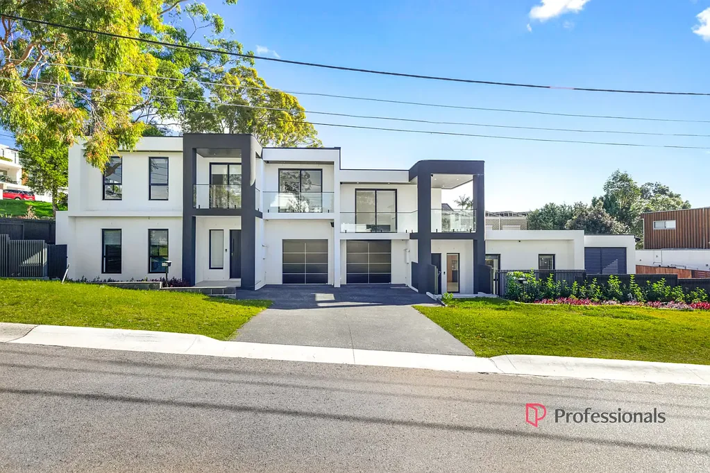 Sylvania 8 Bedroom Luxury Double Brick Duplex with Water Views – One Title, Two Residences, Endless Potential