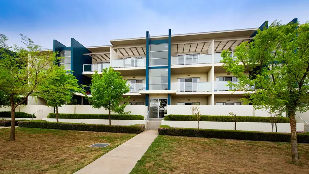 Franklin 2房  North facing Top Floor Apartment on Light Rail Strip