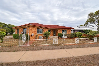 Labas ng Bahay - 81 Drysdale Street, Brandon, QLD 4808