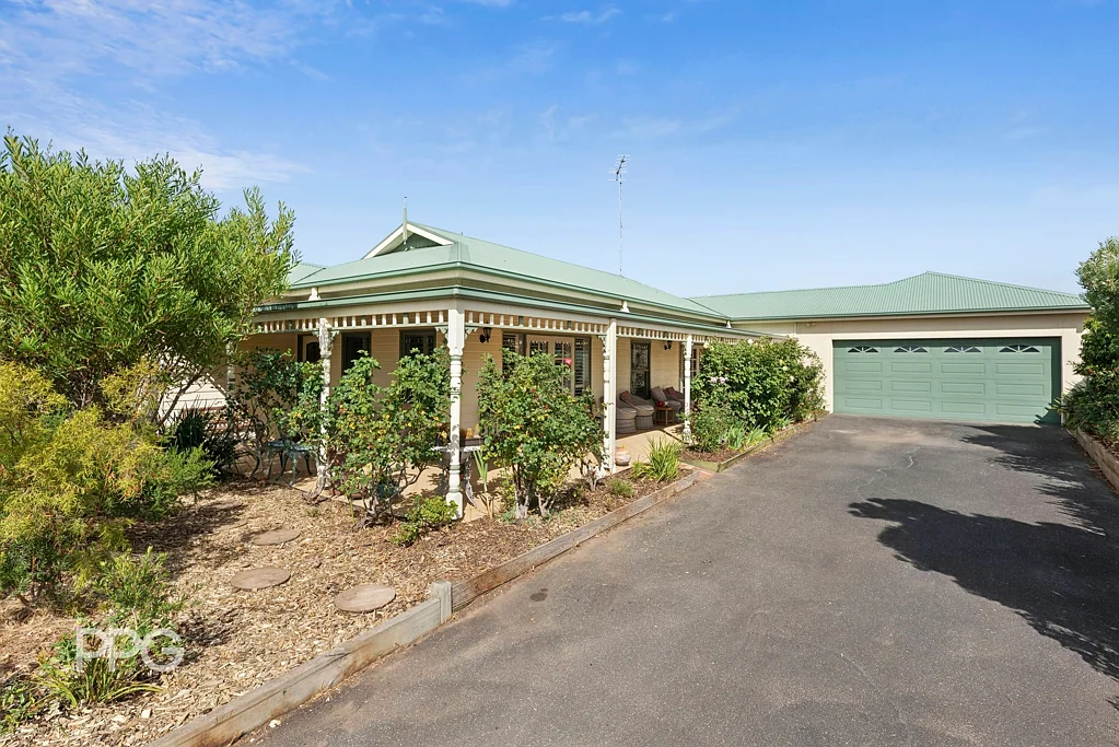 16 Edwards Point Road, St Leonards, VIC 3223