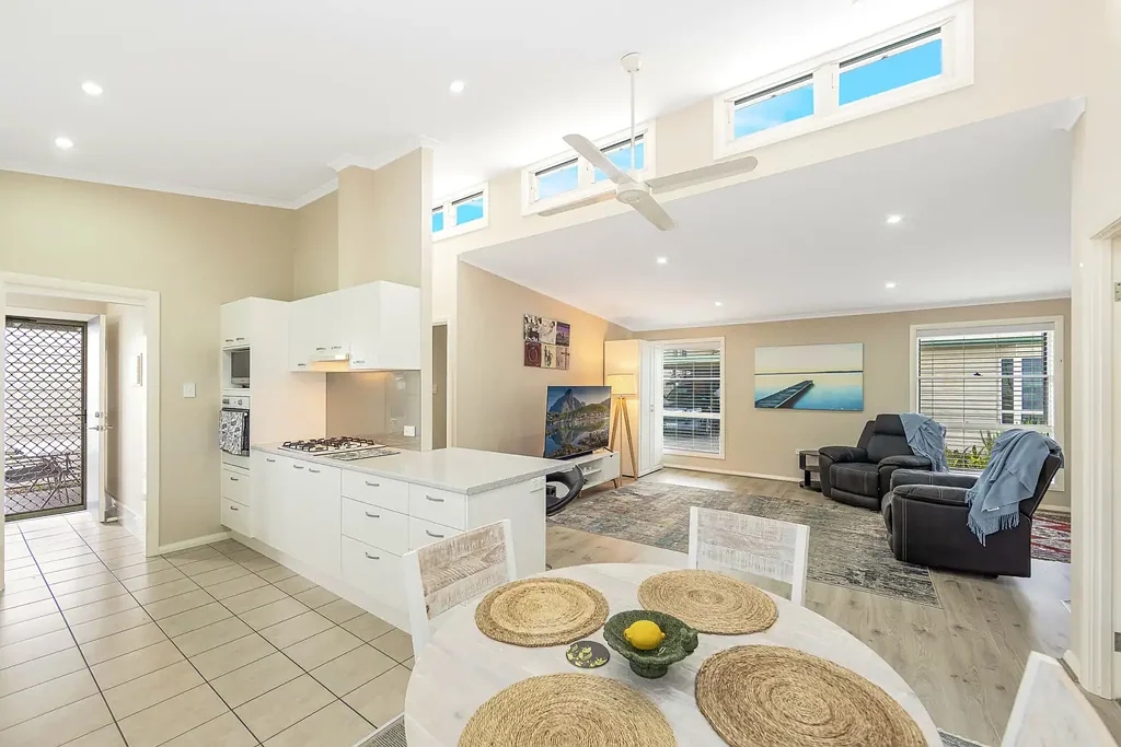 72A/2 Macleay Drive, Halekulani, NSW 2262