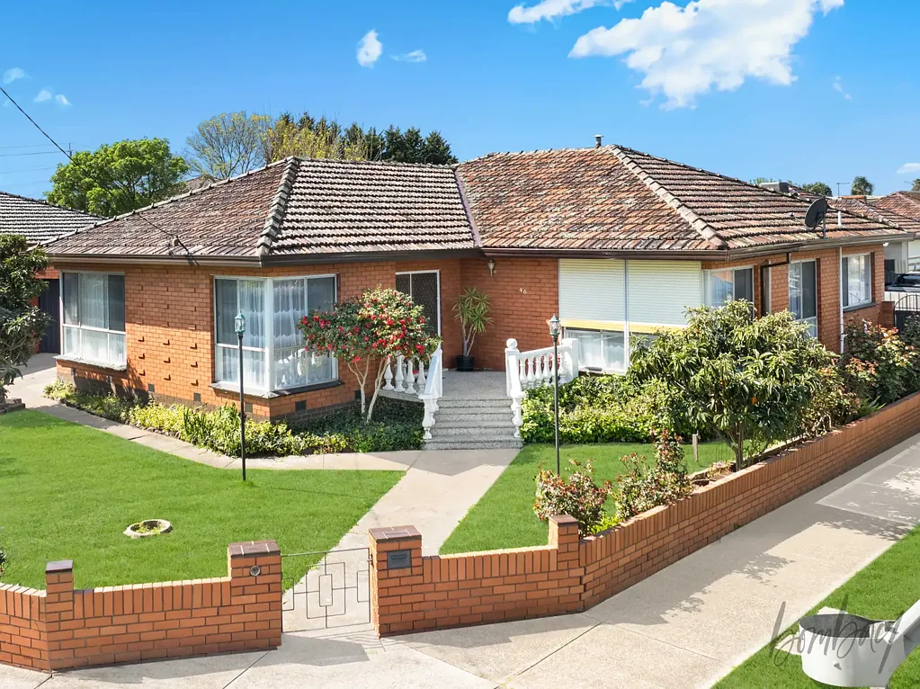 Campbellfield 4Phòng ngủ After nearly 30 years in the same family