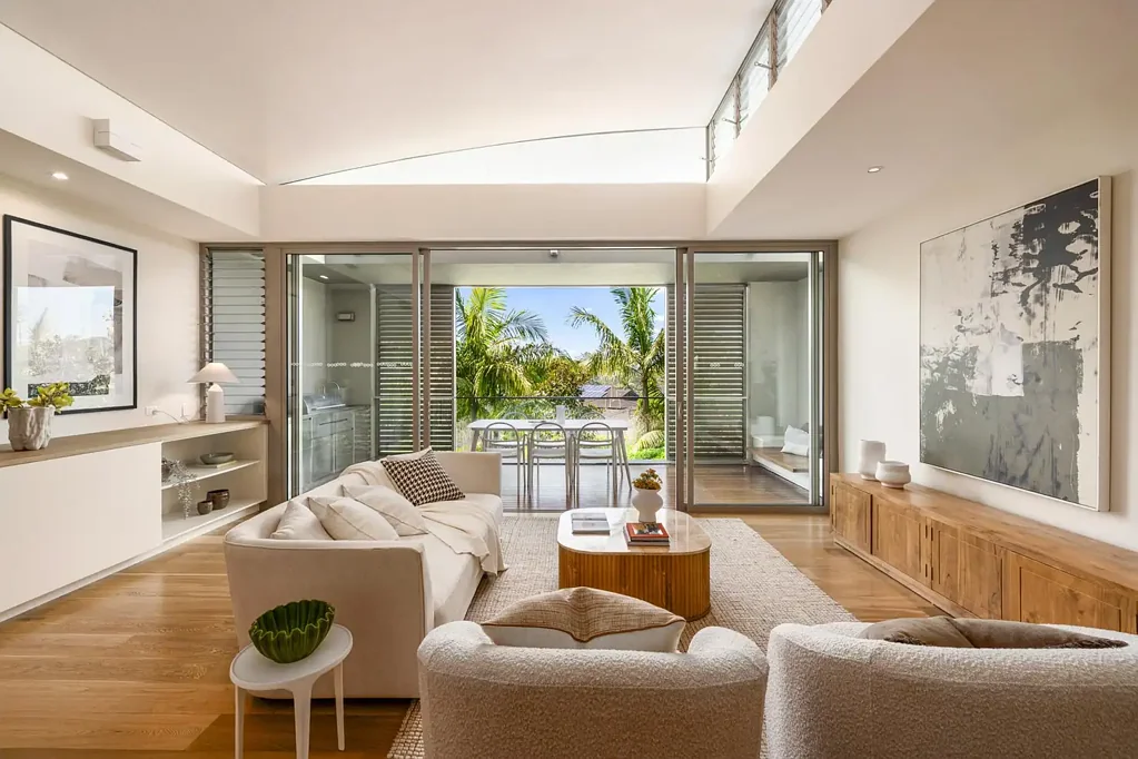 Mona Vale 3Zimmer Elevated Luxurious Apartment in Exclusive Golf Course Enclave