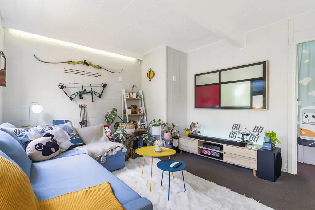 Castor Bay 1침실 Location, Lifestyle, and Ease of Living!