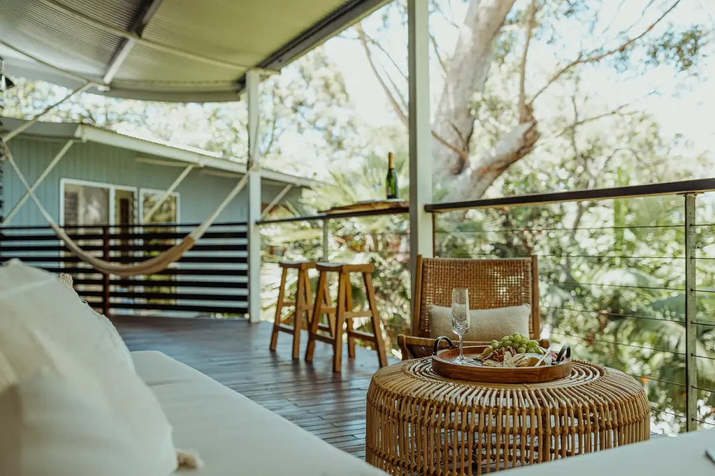 FULLY FURNISHED RAINFOREST RETREAT!