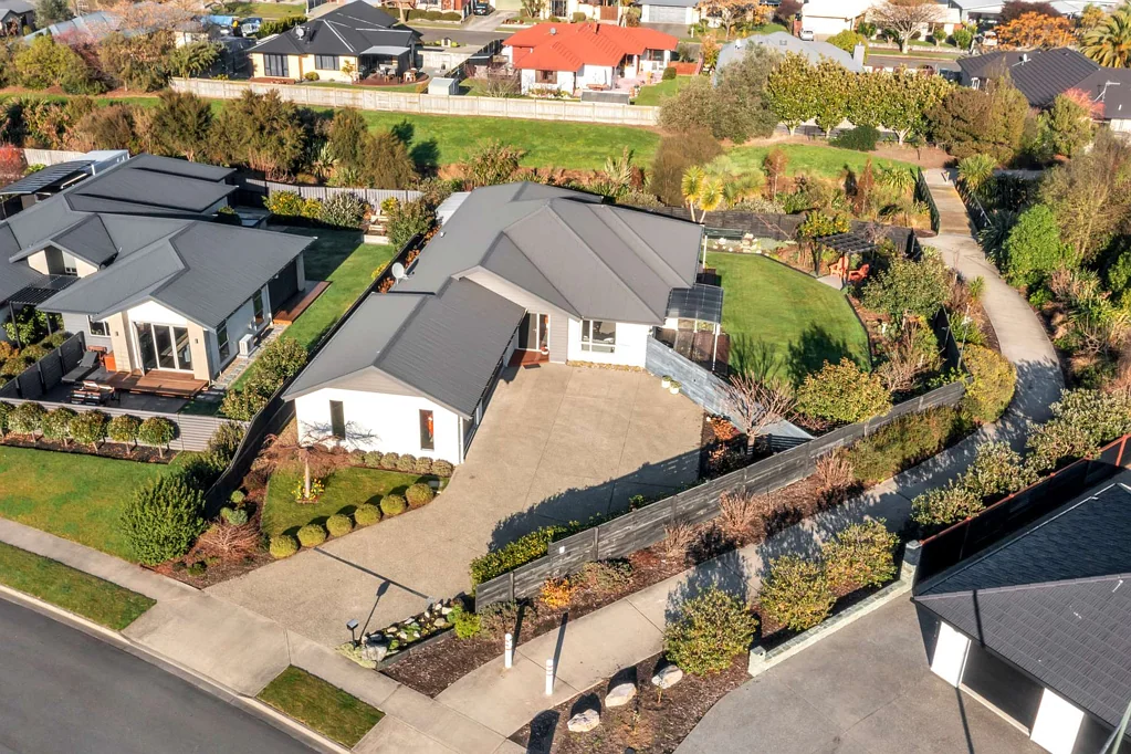 Stoke 4Kwarto Immaculate Family Home with Triple Garaging!