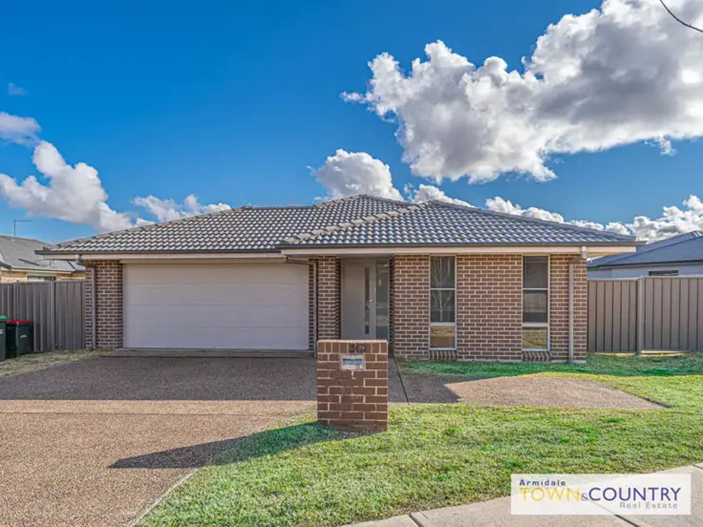 30 Holmfield Drive, Armidale, NSW 2350