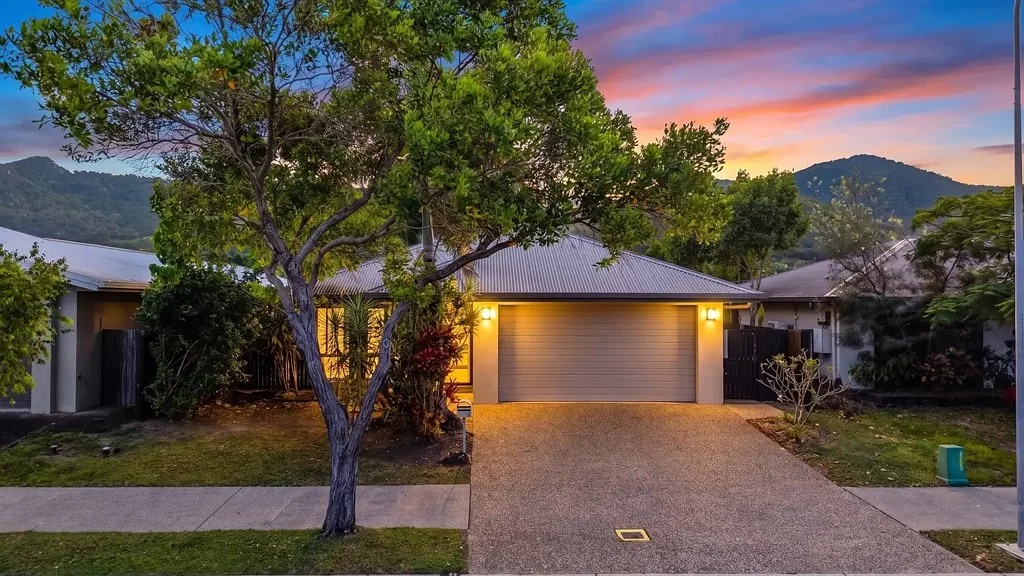 Smithfield 4ਬੈੱਡਰੂਮ Modern Tropical Living in the Heart of Smithfield- Move-In Ready