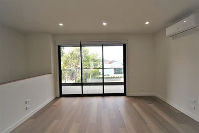 17 Tribute Road, Craigieburn, VIC 3064, 3 slaapkamers, 2 badkamers, Townhouse