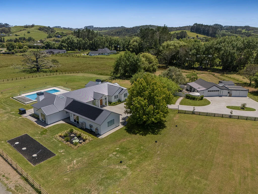 Dairy Flat Ultimate Country Lifestyle