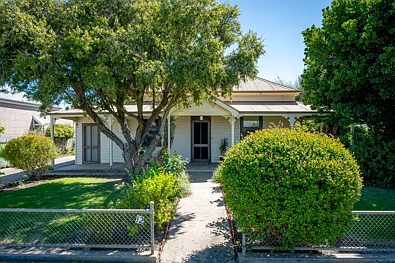 Nhill 3Kwarto Character, Charm & Cottage Garden Appeal!
