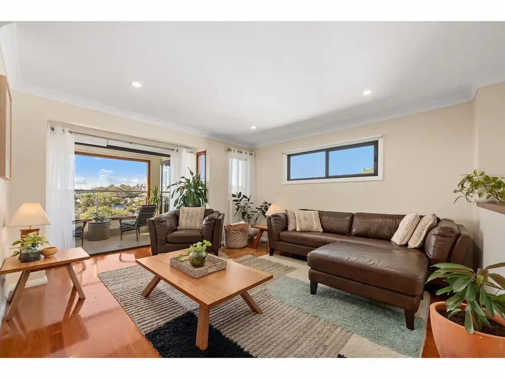 LUXURY COASTAL TOWNHOME WITH PANORAMIC OCEAN VIEWS
