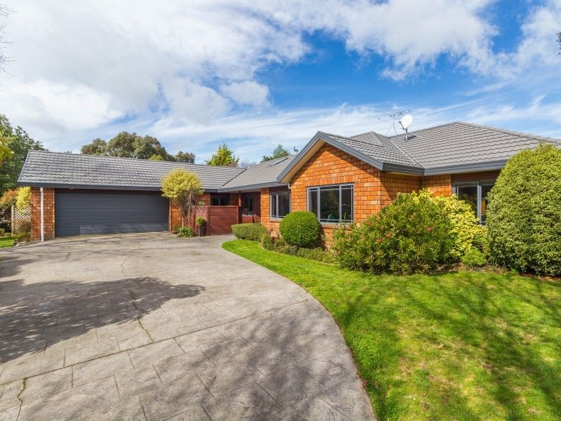 13 Emerald Hill Drive, Birchville, Upper Hutt, 5 침실, 2 욕실