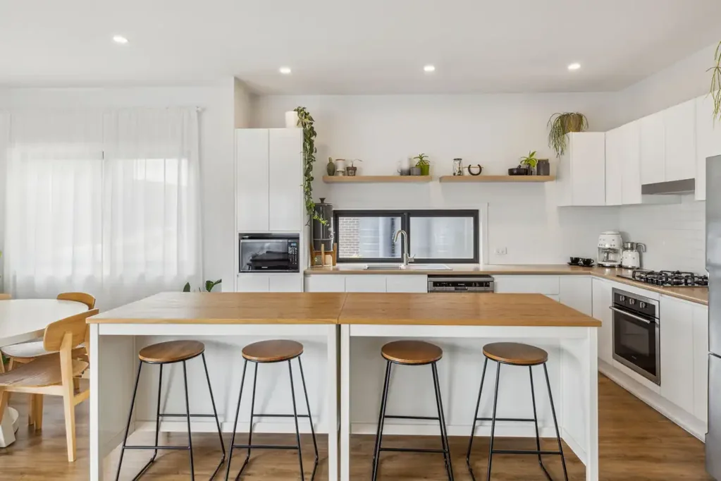 Jindabyne 5房  New Price, New Possibilities: 5 Bedroom Home Ready For You!!!!