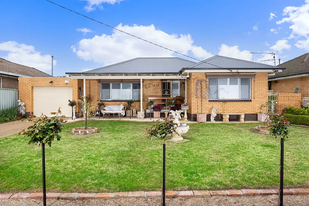 230 Fernleigh Road, Ashmont, NSW 2650