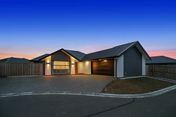 6 Gemstone Place, Rolleston