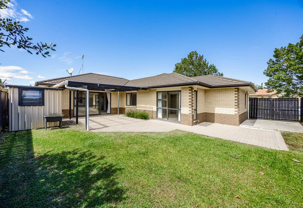 Family Home in Prime East Tamaki