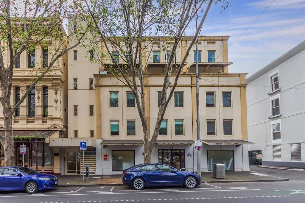 Carlton  Stylish Refurbished Studio in Prime Location!