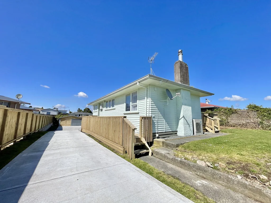 Tokoroa 4房  Renovated, four bedrooms, double garage
