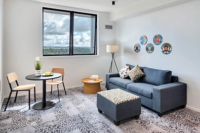 Stylish Fully-Furnished Studio Apartment in Av...