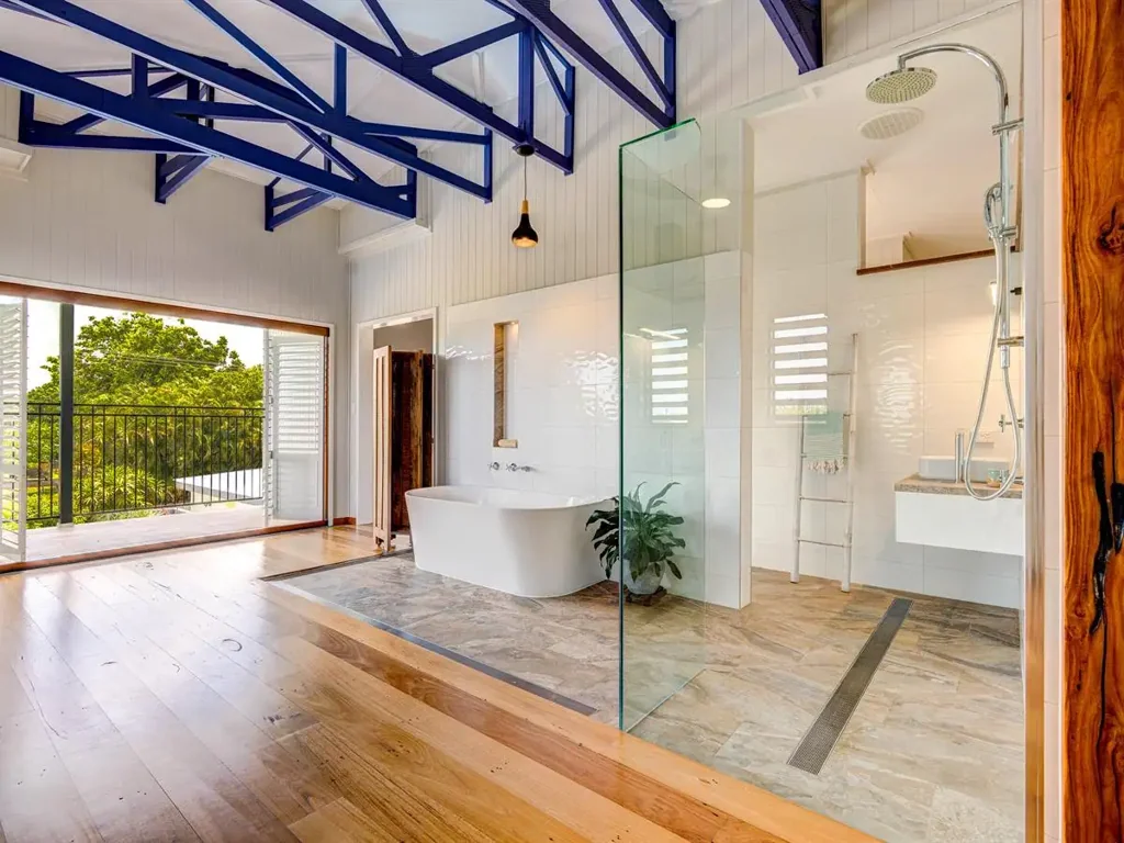 Kurrimine Beach 5ਬੈੱਡਰੂਮ "YOU'RE THE PIÑA TO MY COLADA"