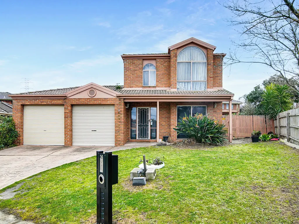 Ample Living Space & Quietly Positioned!!