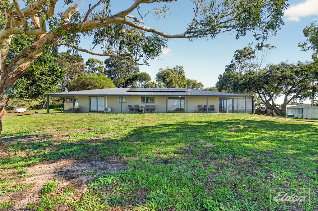 Back Valley Compelling Lifestyle - Panoramic Views