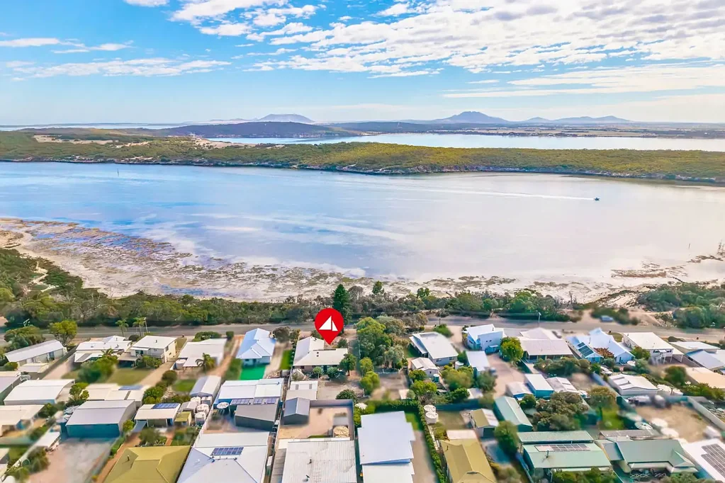 Coffin Bay 3 Slaapkamer Coastal Position, Water Views & Outstanding Potential