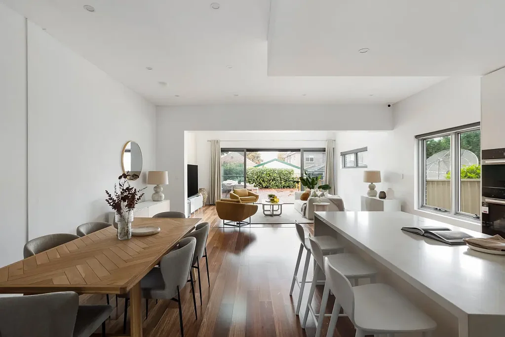 Canterbury 4બેડરૂમ Brand-new duplex with oversized entertainer's deck