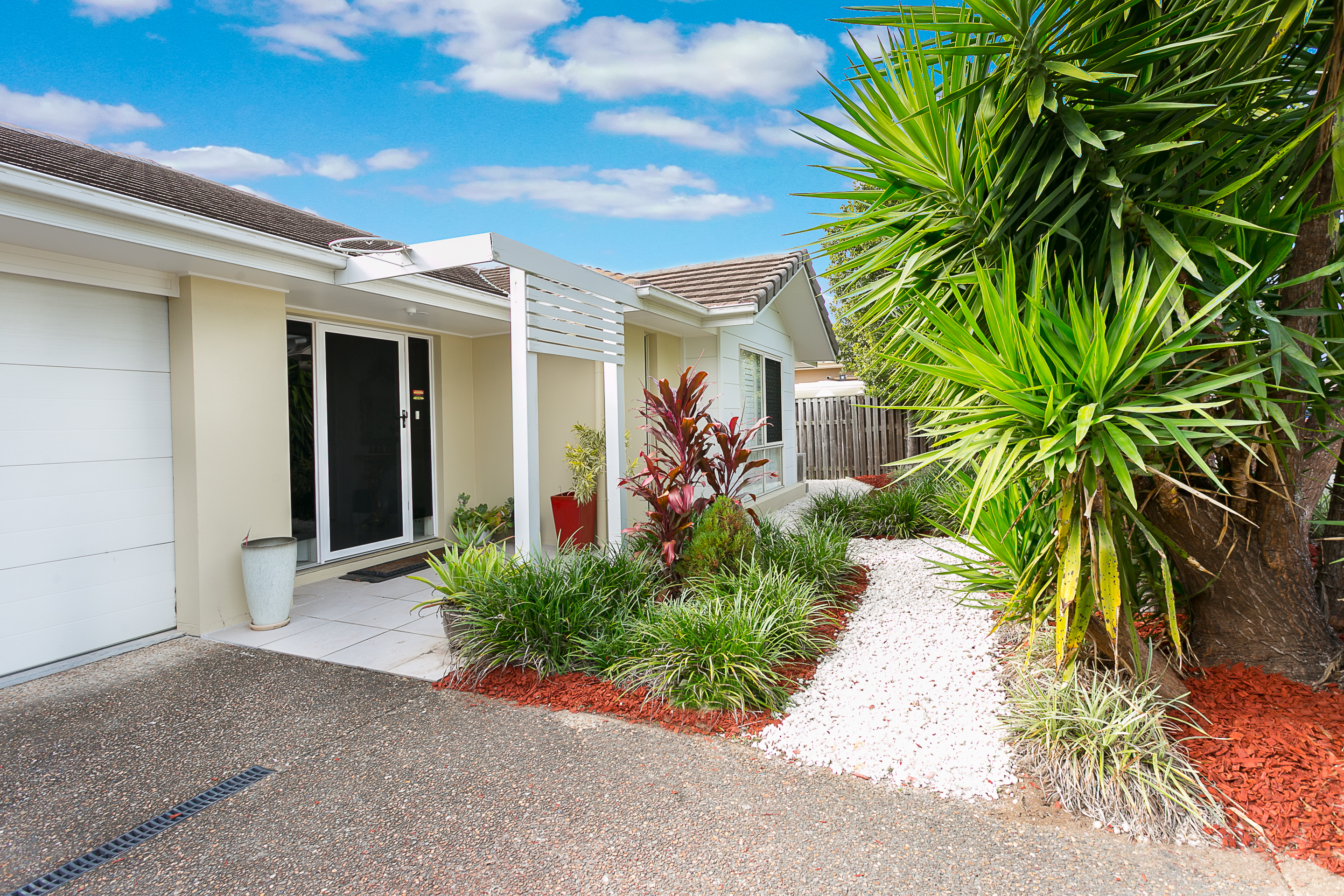 207 ALAWOONA ST, REDBANK PLAINS QLD 4301, 0 habitaciones, 0 baños, House