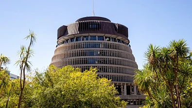 太惨烈了！又一家政府机构宣布裁员，目前失业公务员已超1000人！这个部门最多……