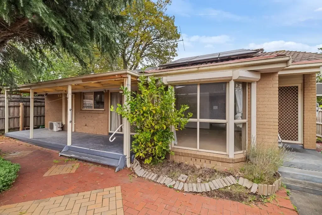 Private Haven in a Prime Blackburn Location