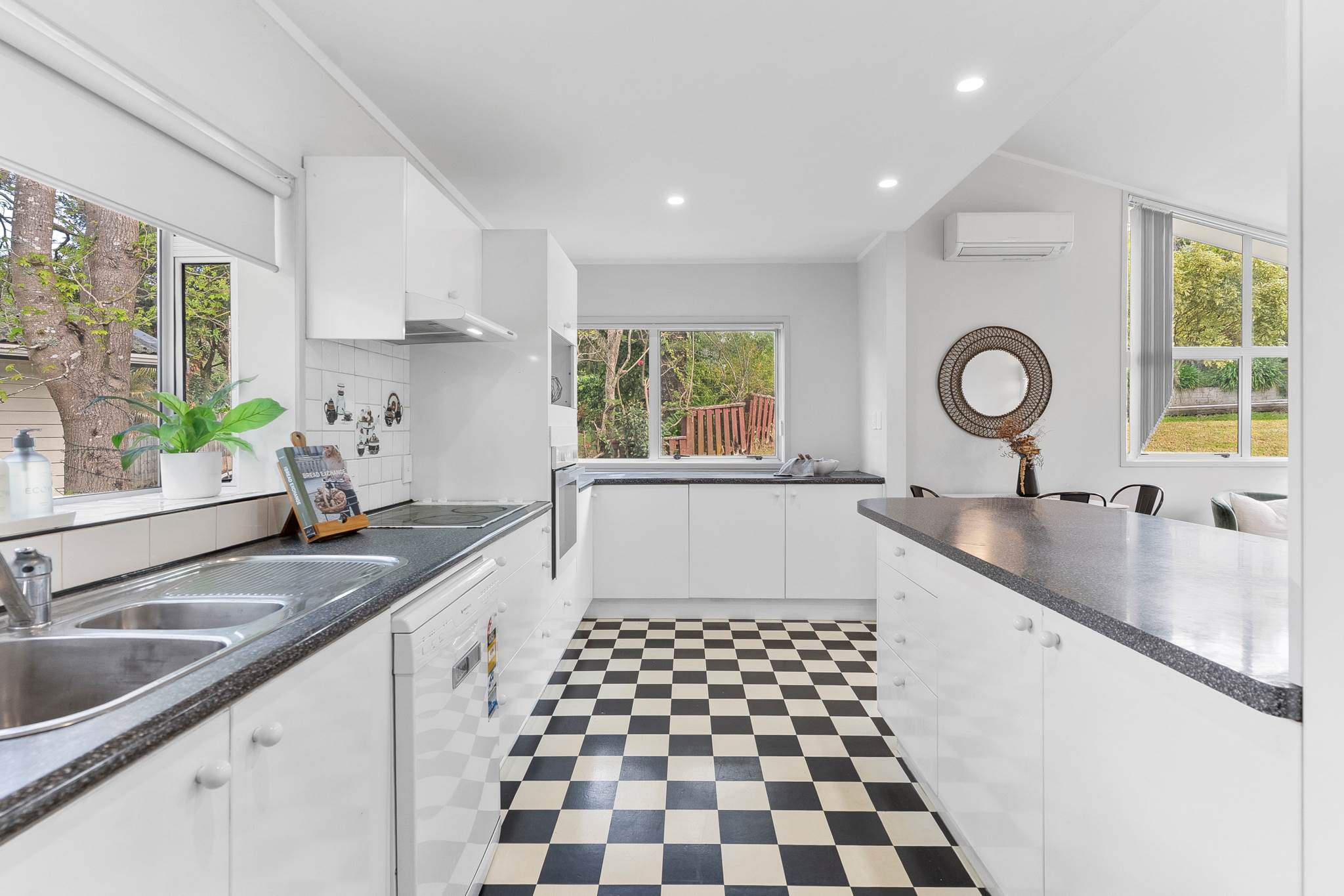 19 McPhail Street, Birkdale, photo 7