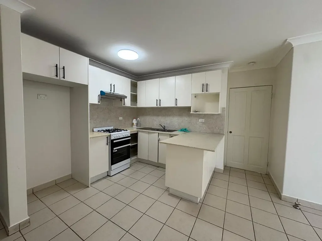 TWO BEDROOM UNIT WITH GAS COOKING