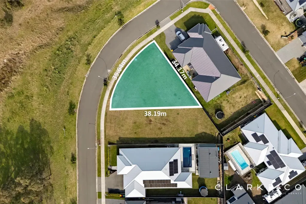 Lochinvar BUILD YOUR DREAM FAMILY HOME TODAY!