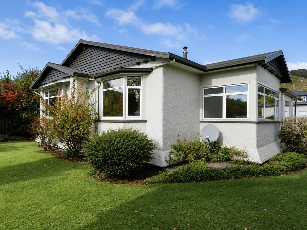 Reefton 3房  Comfort, Space & Location.