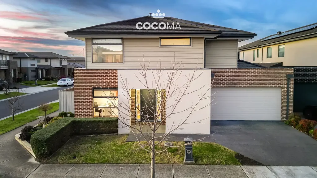 Keysborough 4कमरा Coco Ma Real Estate Presents: “Corner Charm, Paris End Living!”