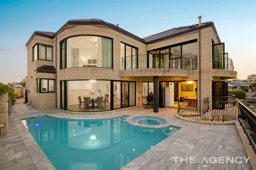 8 Voyager Close, Wannanup, WA 6210